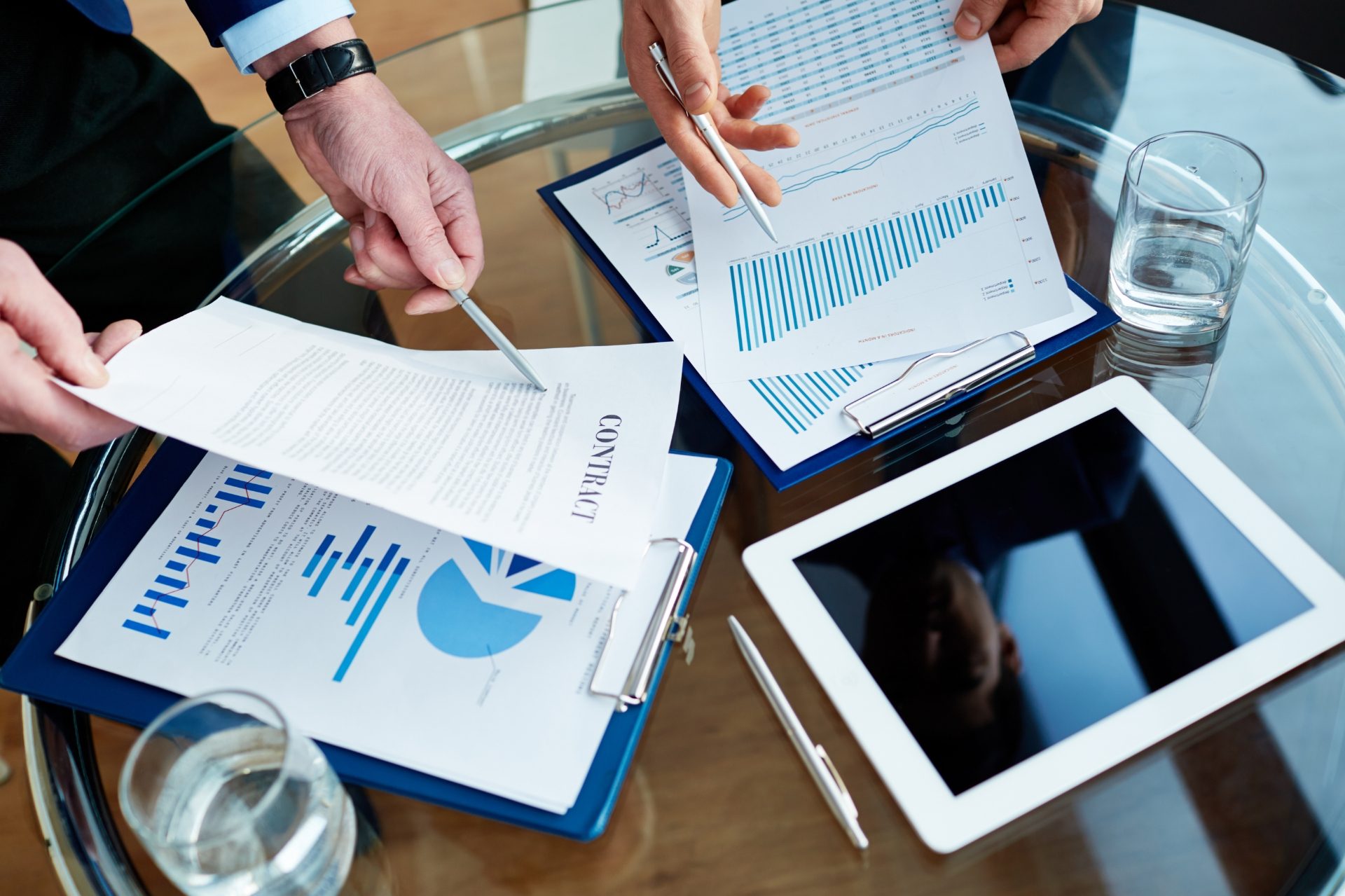 View of How Does CRM Contract Management Improve Contract Data Management | Blog